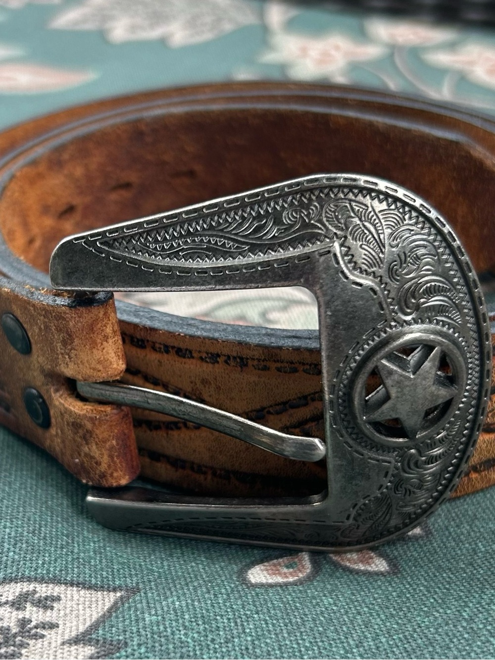 Vintage Genuine brown top grain leather embossed belt lone star buckle 36